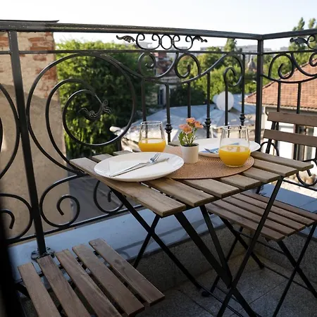 Apartament Azaleea *