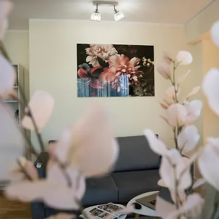 Azaleea Apartament *