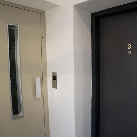 Azaleea Apartment *