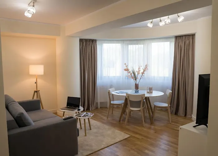 Azaleea بوخارست