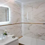 Azaleea Apartman