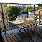 Apartman Azaleea *