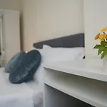 Azaleea