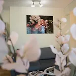Azaleea Apartman *